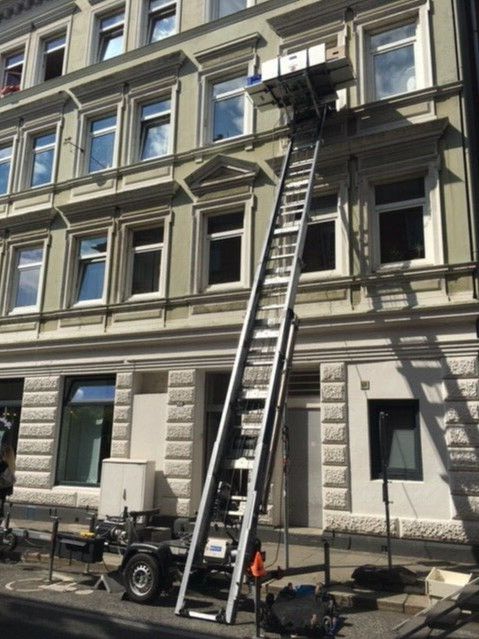 Möbellift mieten Hamburg : Stecklift Anhängerlift LKW-Lift - Top in Hamburg