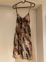 Buntes Kleid von Shein Größe XS NEU Düsseldorf - Hafen Vorschau