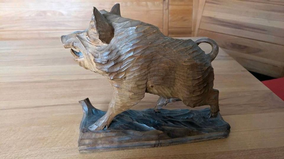 Geschnitzte Wildschwein Figur in Donauwörth