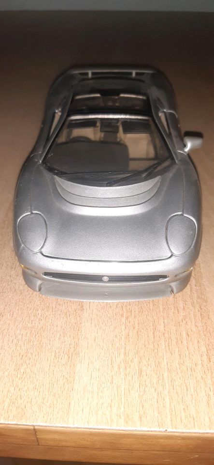 1:18 Jaguar XJ 220 in Saarbrücken