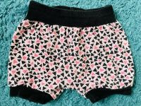 Kurze Shorts, Handmade, Pink mit Dreiecken, Gr. 74/80 Baden-Württemberg - Eriskirch Vorschau