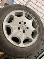 Mercedes Gullideckel Räder Felgen 8J16 Winterreifen 225/55R16 Nordrhein-Westfalen - Kevelaer Vorschau