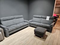 NEU Couchgarnitur Sofas 2x 3-Sitzer mit Hocker grau Kopfteilverst Nordrhein-Westfalen - Vreden Vorschau