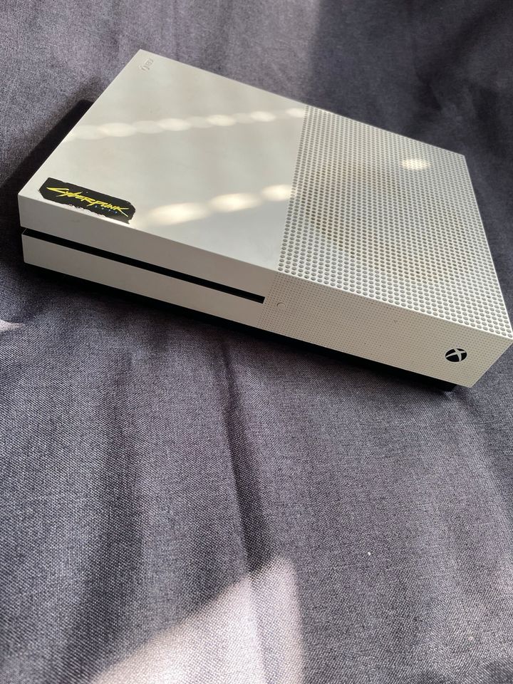 XBOX ONE S 500GB in Saterland