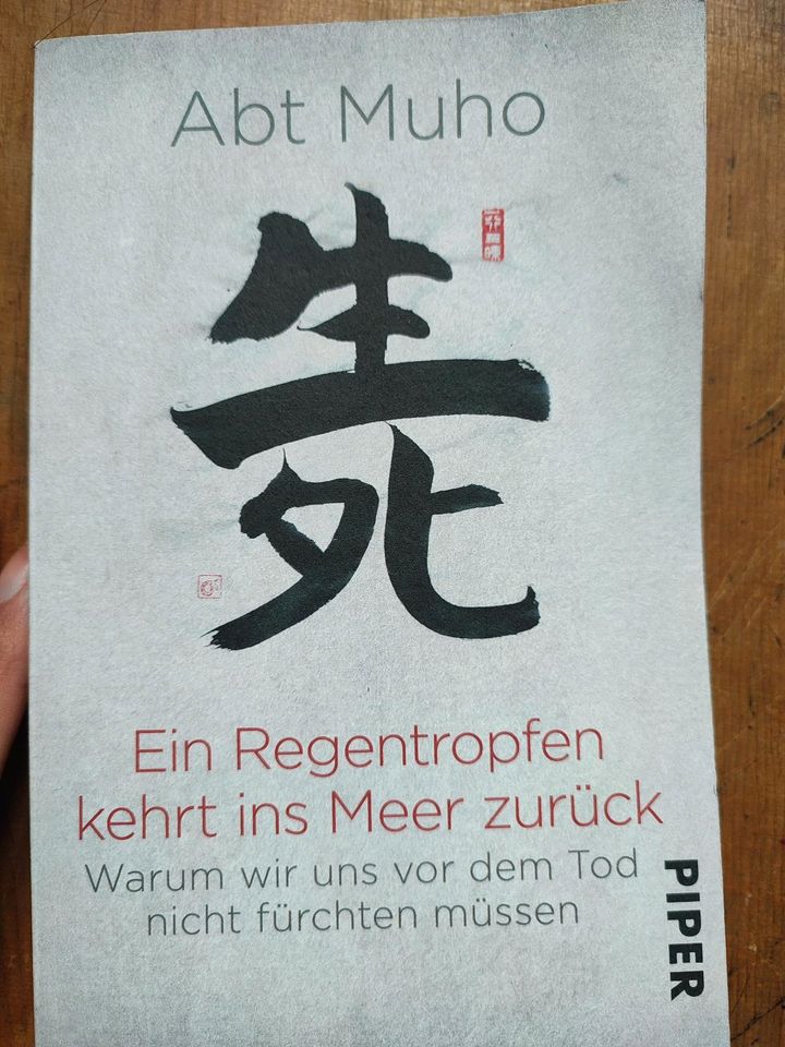 Buddhistisches Buch Abt Muho | Ein Regentropfen kehrt ins Meer zu in Tübingen