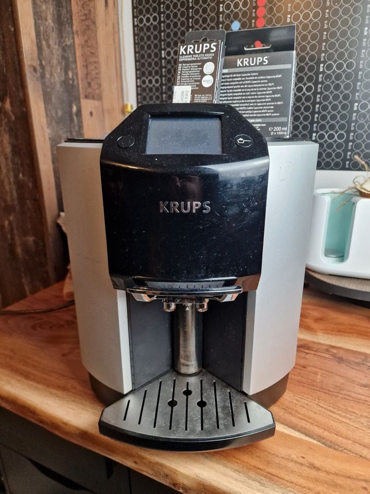 Krups EA9010 Kaffeevollautomat - Profi-Genuss für deine Küche! in Wolfsburg