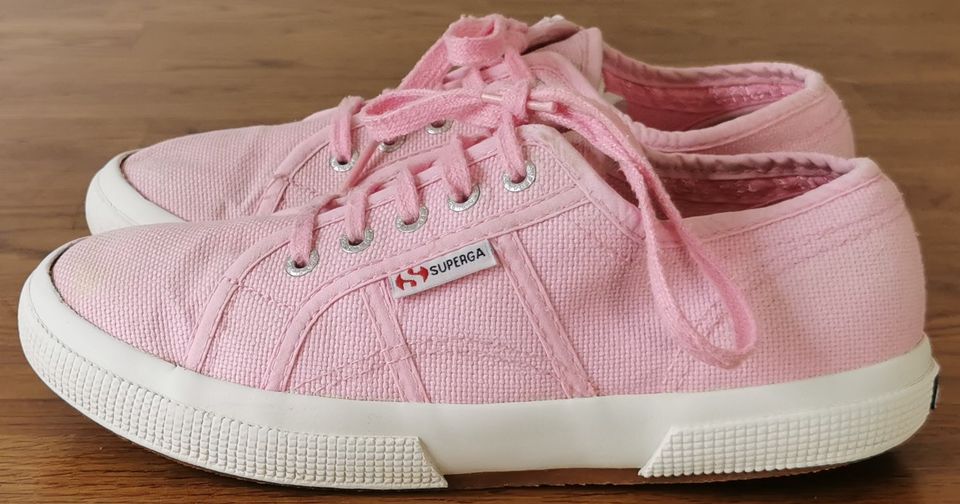 rosa Sneaker von Superga in 33 in Frankfurt am Main