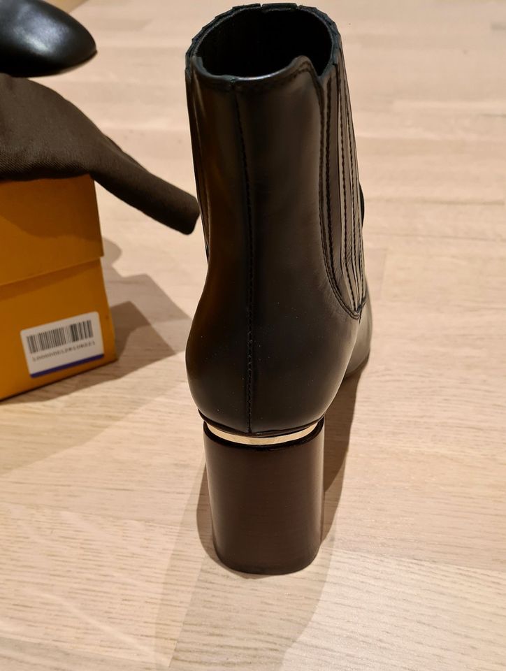 Designer Schuhe, Stiefeletten, Tod's, 39,5, schwarz, Neu mit OVP in Augsburg