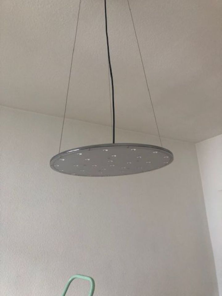 Wohnzimmer-Lampe mit kleinen LED-Leuchten -grau- in Frankfurt am Main