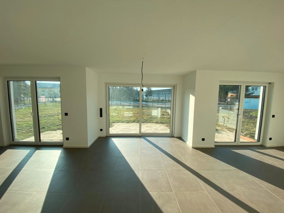 Hausbesichtigung Einfamilienhaus – 151 m² - 5 Zimmer - Heinz von Heiden Musterhaus Finsterwalde in Finsterwalde