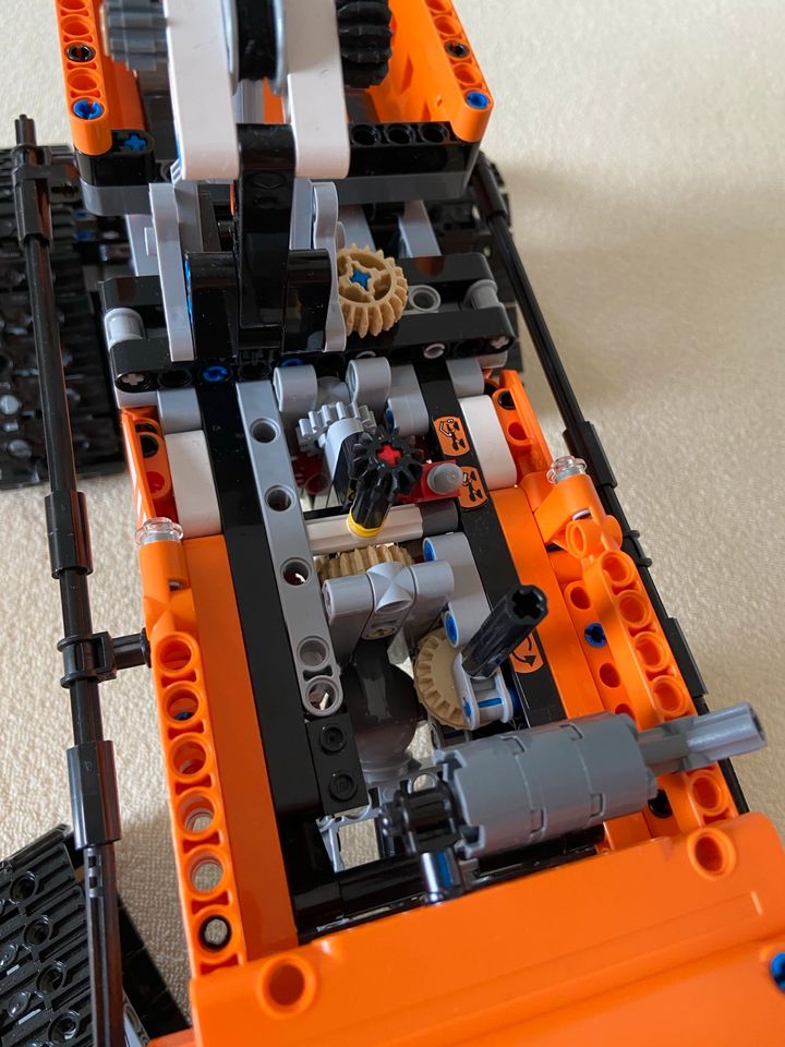 LEGO Technic 42038 Arktis-Kettenfahrzeug in Mannheim