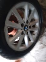 Bmw Alufelgen mit sommerreifen  225/50/R16 Nordrhein-Westfalen - Kreuztal Vorschau