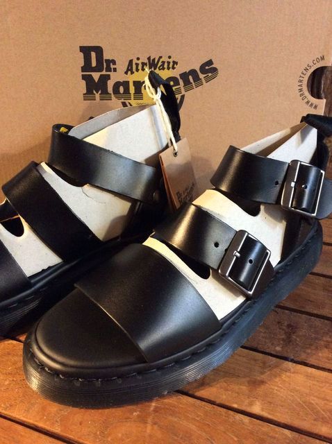 Dr. Martens "Gryphon Brando" Leder Sandalen (41) in Springe