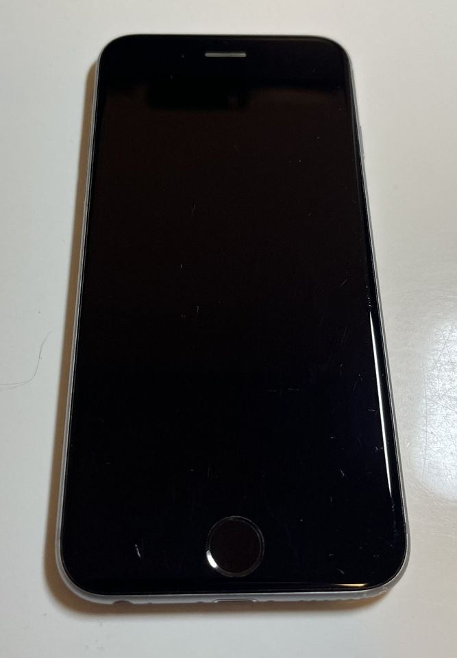 Apple iPhone 6S MKQ92LL/A - 64GB - Space Grau in Köln