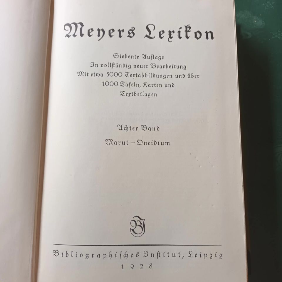 Meyers Lexikon 12 Bände von 1928 in Wiesbaden