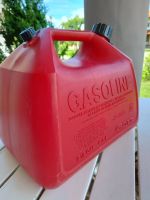 GOTT Benzin Kanister GASOLINE 2,5 Gal rot Benzinkanister Bayern - Raubling Vorschau