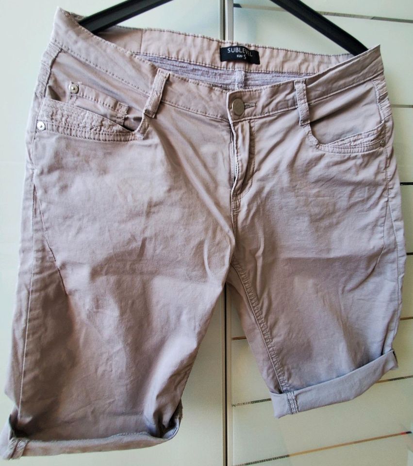 Chino-Shorts Bermuda-Shorts grau Gr.S Sublevel Neuwertig in Beeskow