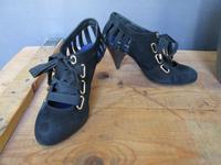 Buffalo Wildleder Pumps Gr. 36 Berlin - Lichtenberg Vorschau