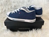 Tommy Hilfiger Sneaker * blau-weiß * Gr. 31 * neuwertig Sachsen - Meerane Vorschau