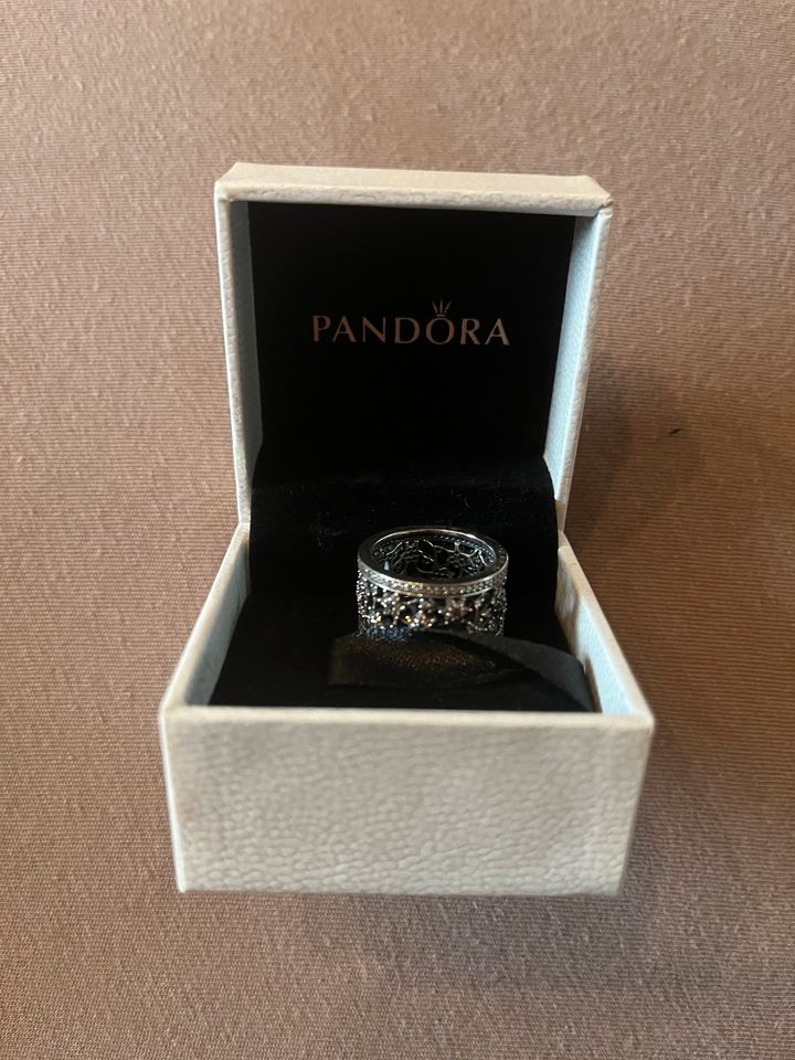 Pandora Ring in Hohenaspe