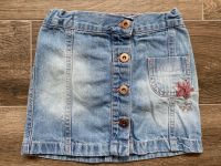 Rock Jeans mit Pailletten-Seesternen und Knopfleiste, Gr. 104 Mecklenburg-Vorpommern - Stralsund Vorschau