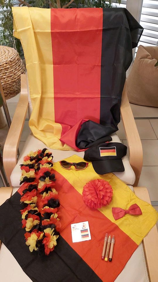 Deutschland Fan-Paket Fußball EM Sonnenbrille Haarspange Basecap in Magdeburg