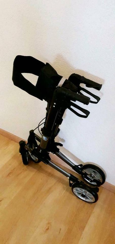 Leichtgewichtrollator Quava faltbar Rollator Reiserollator smart in Stockach