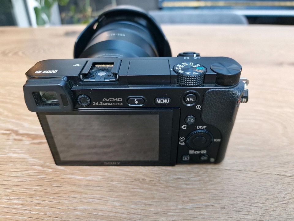 Sony Alpha 6000 inkl Tasche + 2 Akkus APSC Kamera Systemkamera in Essen