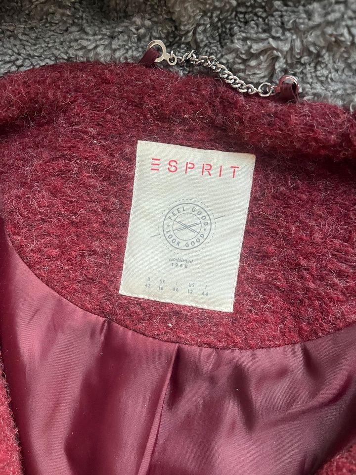 Esprit Damenmantel Gr. 42 weinrot in Hamburg