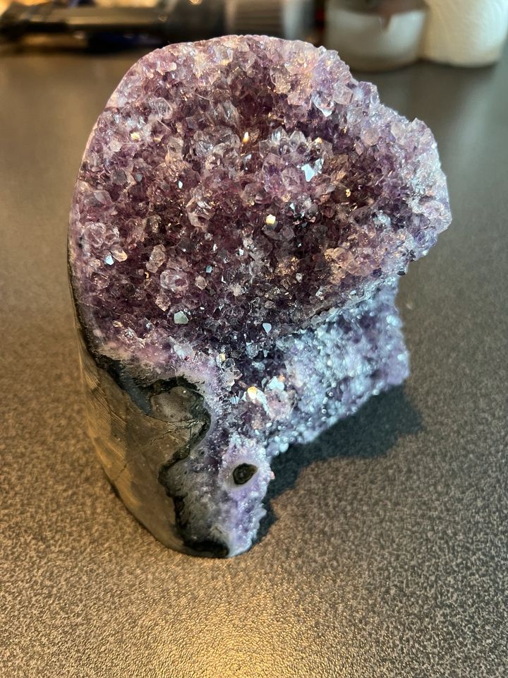 Amethyst Druse/Cluster aus Uruguay. Polierter Rand tolle Form in Frankfurt am Main