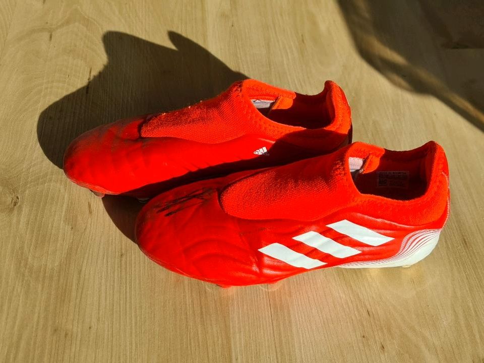 Kickschuhe Stollenschuhe adidas Copa rot weiß Gr. 34 in Walzbachtal