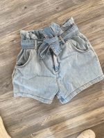 Zara Jeans Shorts High waist mit Gürtel 36 Brandenburg - Bestensee Vorschau