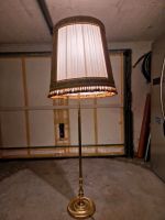 Schöne alte   Stehlampe 165 cm Niedersachsen - Winsen (Luhe) Vorschau