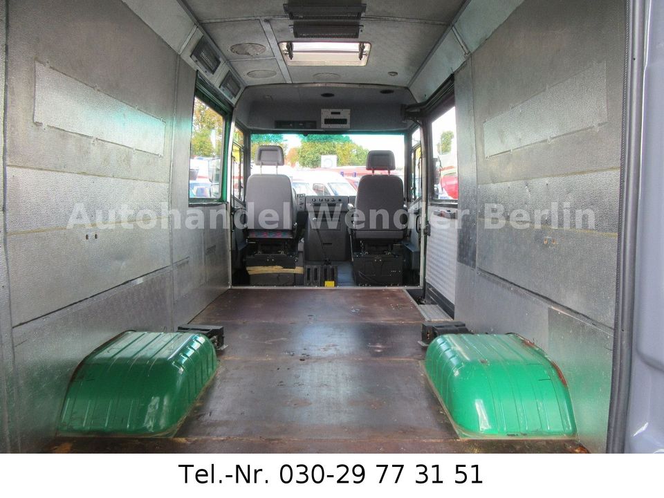 Mercedes-Benz 711D 609D langhoch/Standh/restauriert in Berlin