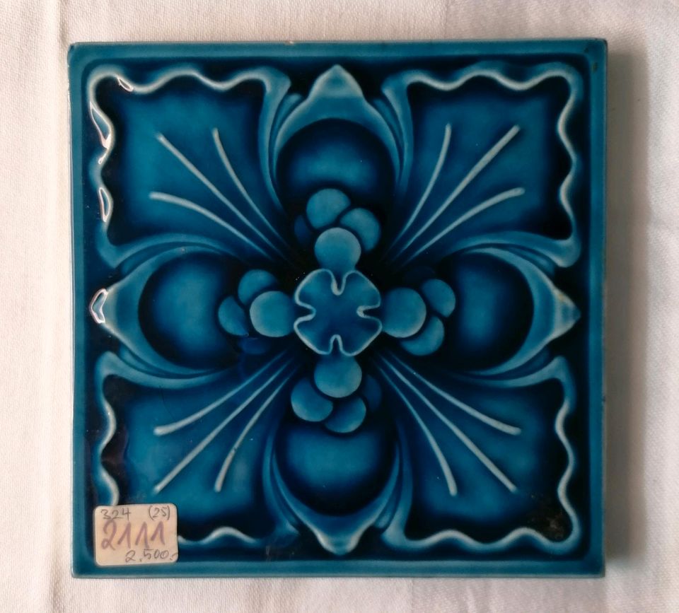 Jugendstil -Antike  VilleRoy & Boch Fliese Motiv blaue Blume Rari in Wiesbaden