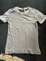 Adidas T Shirt gr. 32 Nordrhein-Westfalen - Salzkotten Vorschau