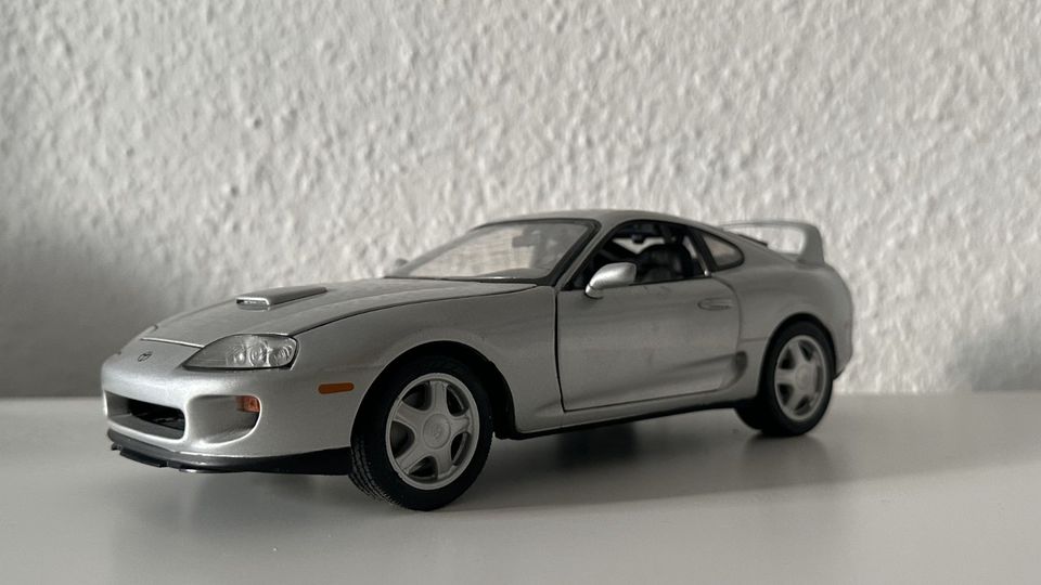 Kyosho Toyota Supra 1:18 Modell JDM selten in Chemnitz