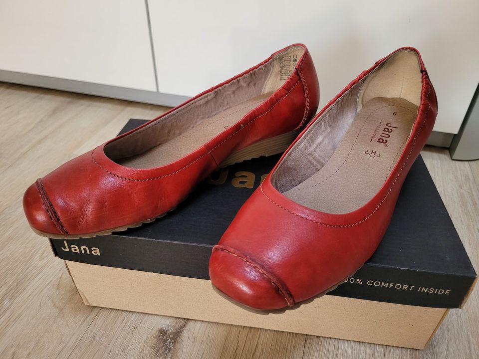 Jana Damen Schuhe Keilabsatz rot Gr. 6 Gr. 39 in Fellbach