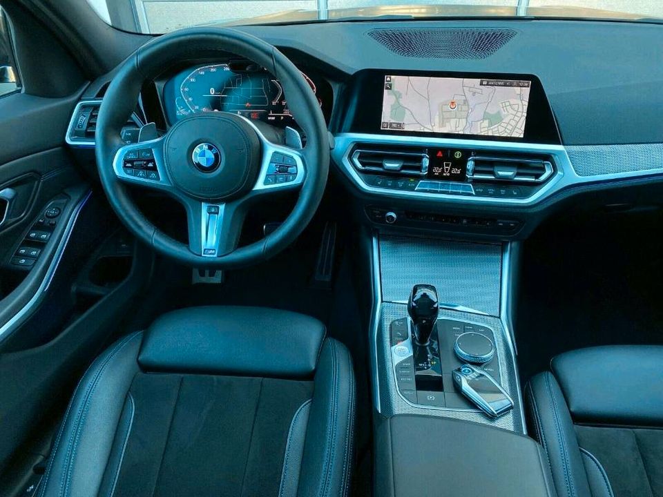 BMW 320d xDrive M-SPORTPAKET StdHzg AHK LED Navi mit neuem Motor in Donaueschingen