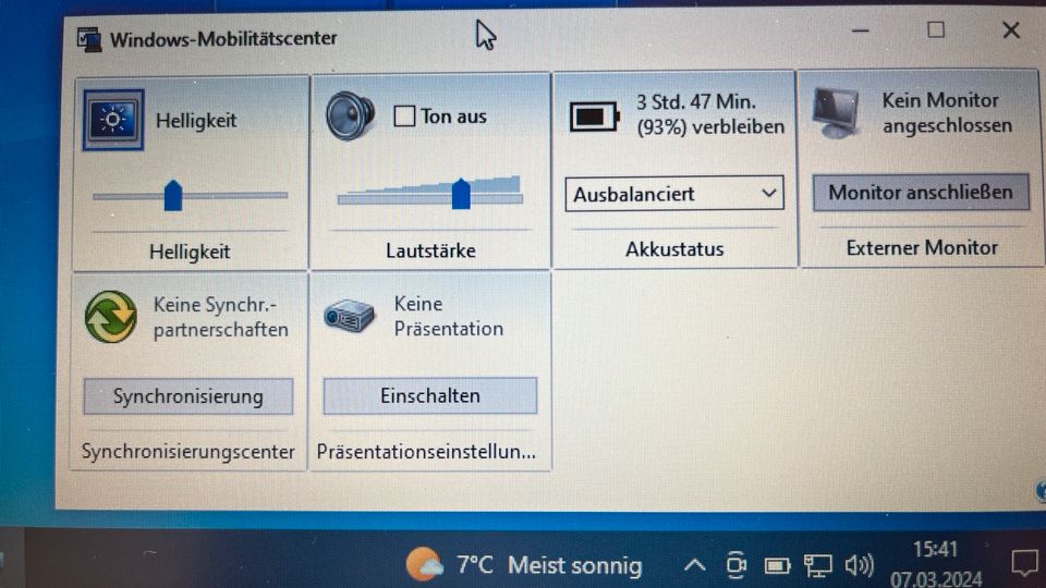 Dell Laptop mit SSD und 8GB RAM in Krostitz
