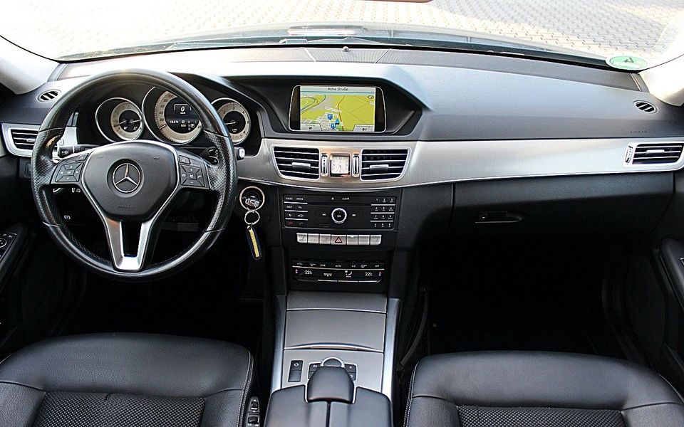 Mercedes-Benz E 220 CDI/SHEFT/NAVI/LED/TEILLEDER/F1/BT/8FACH/ in Ladenburg