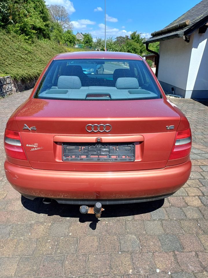 Audi A4 B5 in Hattgenstein