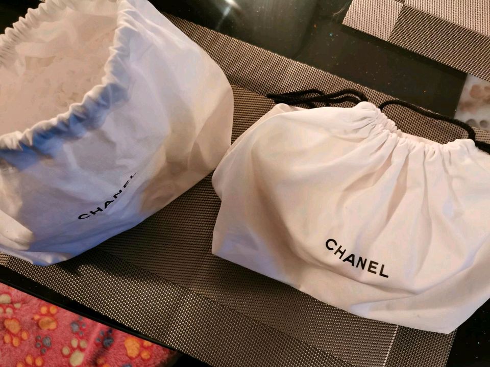 Original Chanel Stoffbeutel, Täschchen, Kosmetikaufbewahren in Kiel