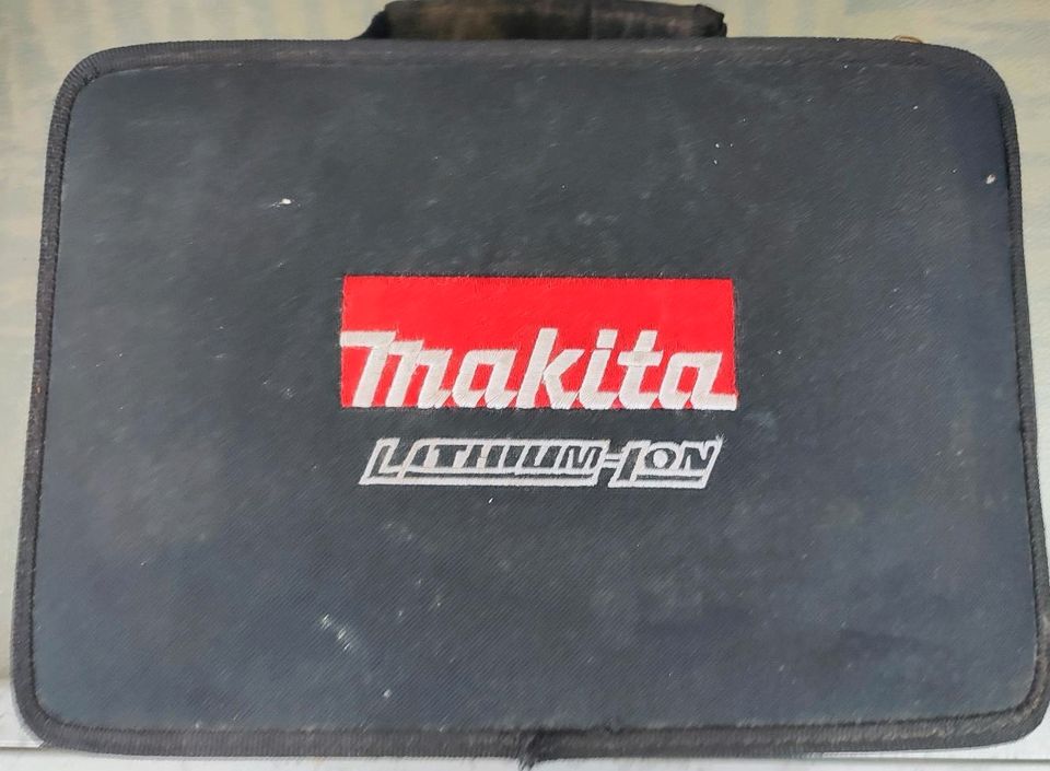 Makita DF 330D Akkuschrauber komplett Taschenlampe in Hamm