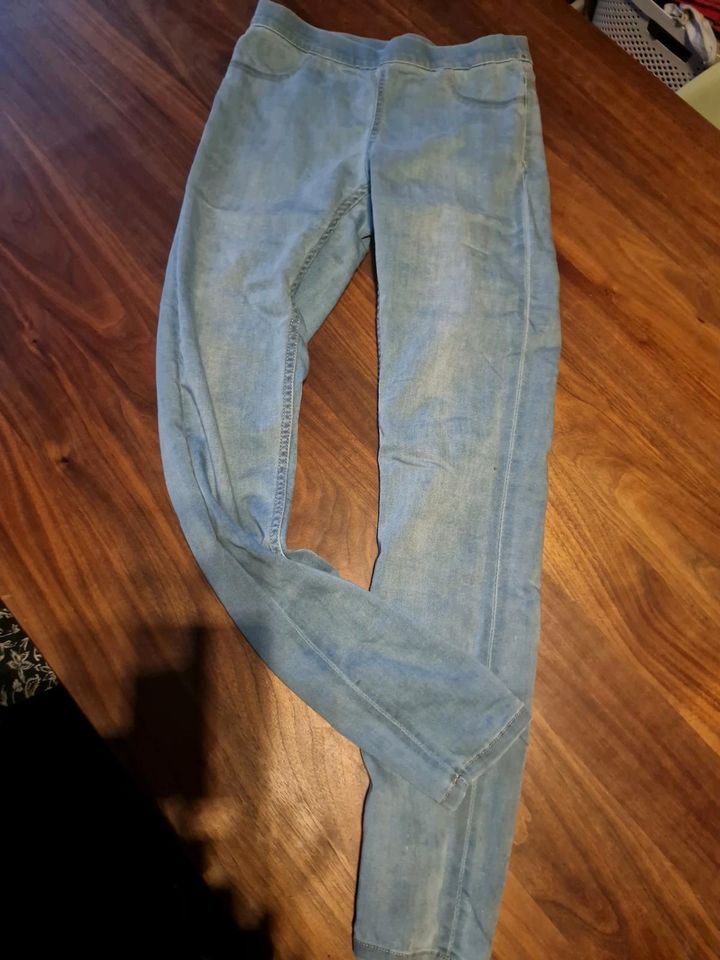 Jeggings/Jeans/Leggings h&m Größe 36 in Melsungen