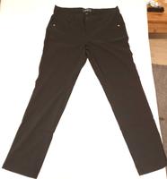BPC schwarze Stoffhose super Schnitt NEU ungetragen 44 (46) Niedersachsen - Wanna Vorschau