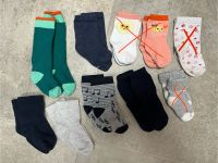 Paket Baby Mädchen Junge Socken Strümpfe 62/68 Nordrhein-Westfalen - Menden Vorschau