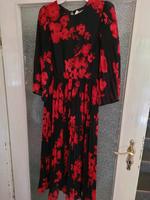 H&M Kleid rot schwarz geblümt Vintage Größe 36 Thüringen - Großbreitenbach Vorschau