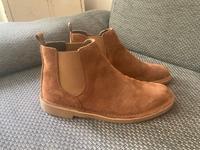 Clarks Chelsea Boots Wildleder 44,5 top Zustand Düsseldorf - Pempelfort Vorschau