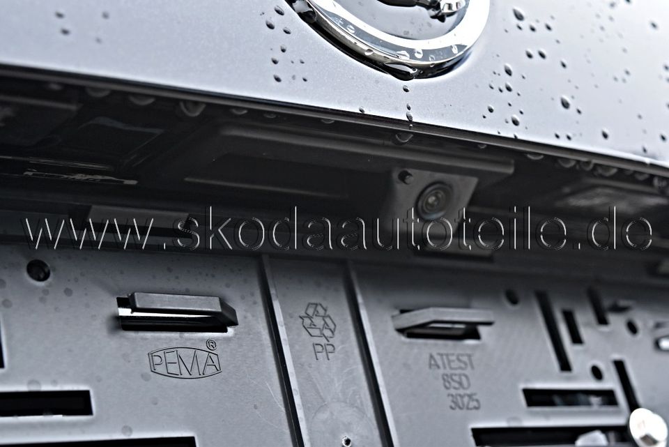 SKODA / VW Rückfahrkamera mit Waschdüse - OCTAVIA 3 5E / 139,00€* in Würzburg